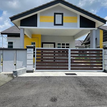 Bungalow Homestay Jasin Malacca Bagian luar foto